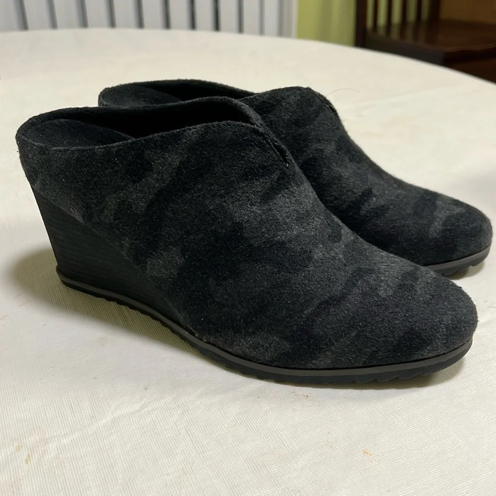 SOUL NATURALIZER Haley-Mule Wedges Size 11